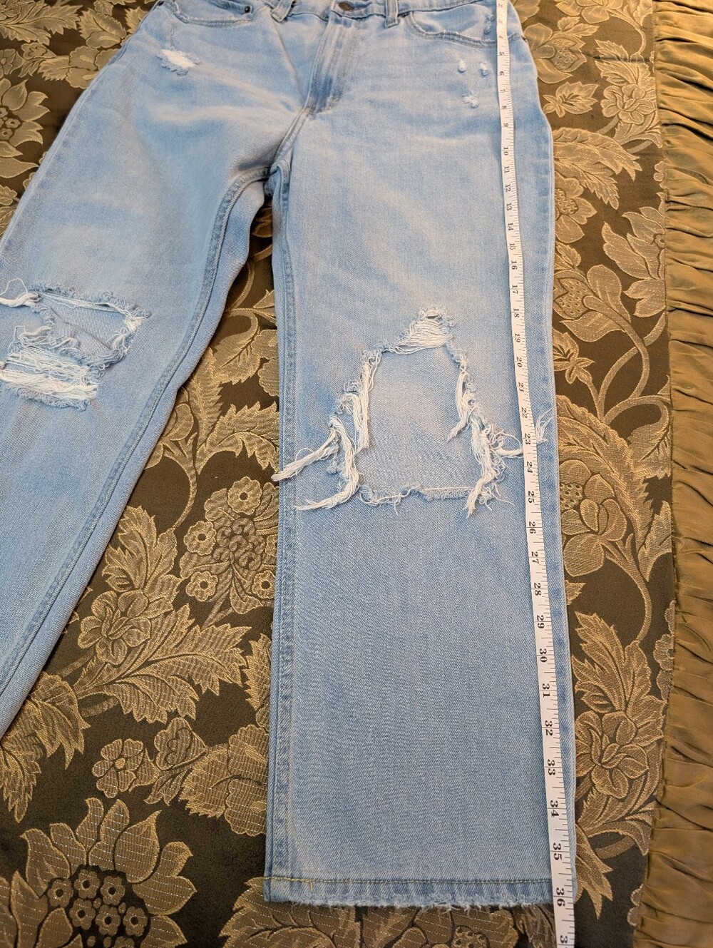 Abercrombie & Fitch Women's Light Blue Distressed Jeans Size 30/10 R - Picture 10 of 14